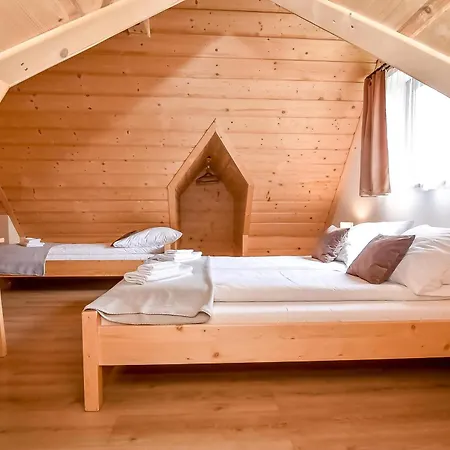 Panzió Za Gorami Za Lasami