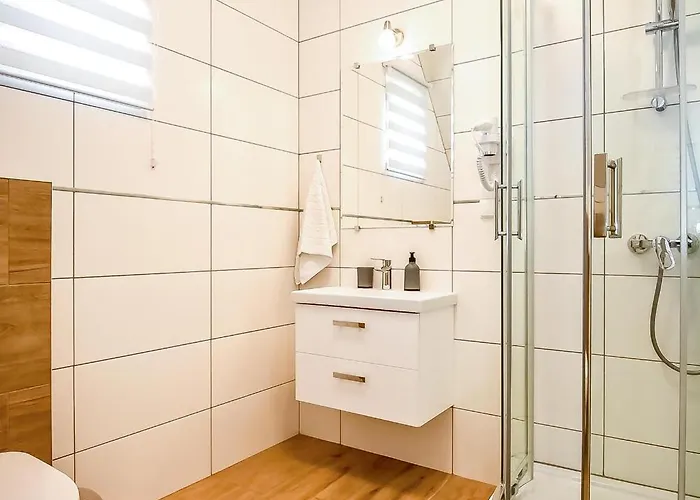 Za Gorami Za Lasami 3*